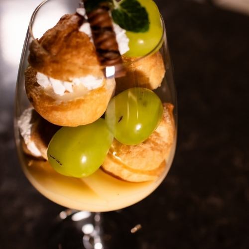 シャインマスカットのパフェ