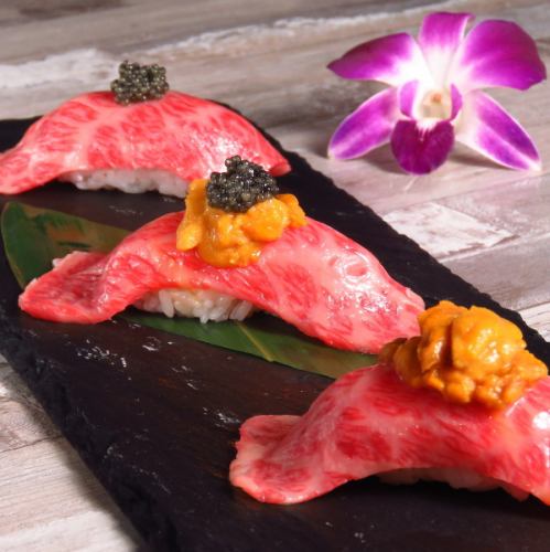 You can also enjoy meat sushi with food ♪