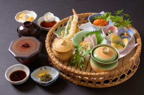 Popular with female customers ◎ "Hanabakagozen" 2700 yen [Private room service charge 5%]