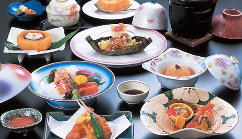 Recommended for banquets and celebrations♪ "Hometown Kaiseki" 4400 yen, 5500 yen, 6600 yen, 8800 yen, 11000 yen. We accept orders according to your budget.