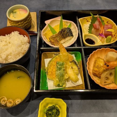 평일 점심 한정 마츠카도 점심 1480엔 부가세 포함