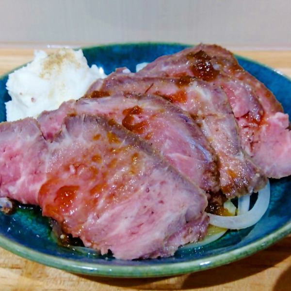 自家製仕込みのしっとりローストビーフ