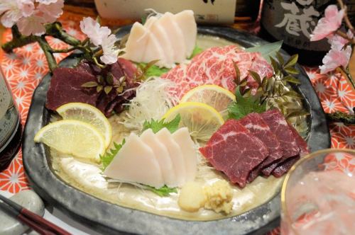 Assortment of 3 types of horse sashimi