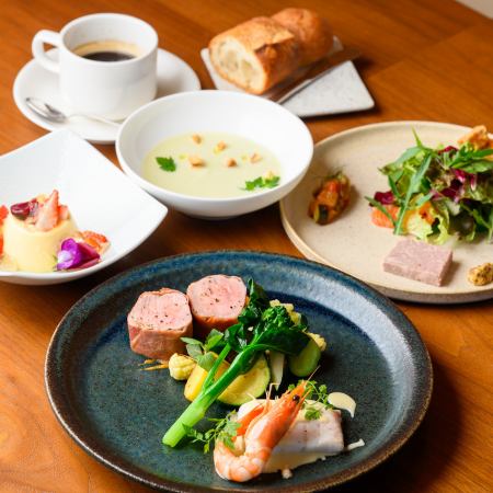 Starting June 1st Enjoy both meat and fish dishes♪ Lunch Course B from 4,100 yen (tax included)