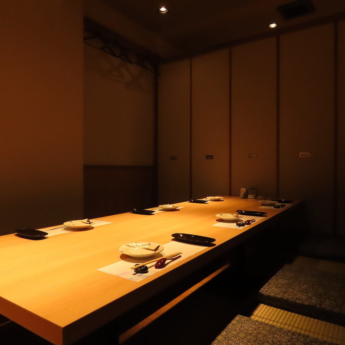 ご宴会は最大30名様までご利用可能な完全個室がございます。