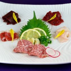 馬刺し五種盛り合わせ　【一人前】