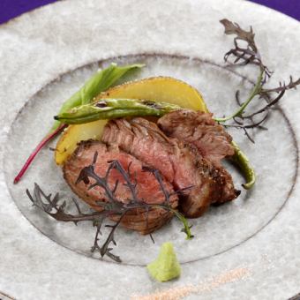 ☆一月小盤懷石料理新年宴套餐☆【共12道菜】+ 110分鐘暢飲 ⇒ 10,500日元