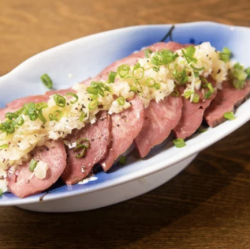 霜降り牛タンわさ