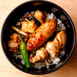 焼きとり丼(味噌汁付)