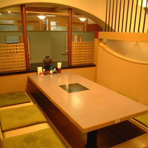You can spend a relaxing time in the digging-type tatami room