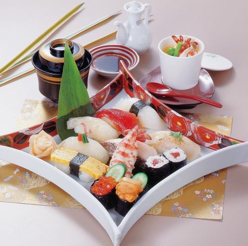 高级握寿司套餐 2,900 日元（含税）