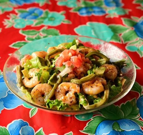 【SALAD】エビとアボカドとサボテンサラダ