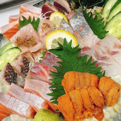 店主自らが毎朝市場に通い厳選した魚介類を使用！