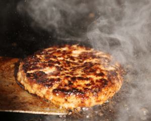 <Original Hamburger> Homemade garlic butter and Japanese-style soy sauce hamburger