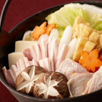 Recommended for New Year's and year-end parties, with chicken hotpot and sashimi. 5,000 yen course with 2 hours of all-you-can-drink