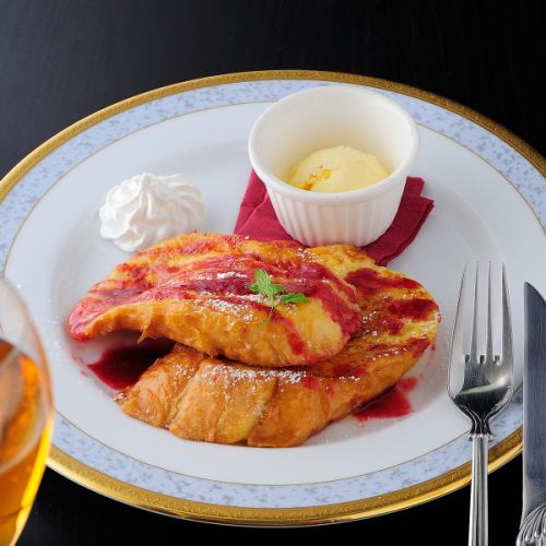 湯種のフレンチトースト　バニラアイス添え