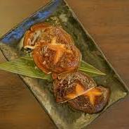 口の中で旨味広がる香ばし焼き椎茸ステーキ