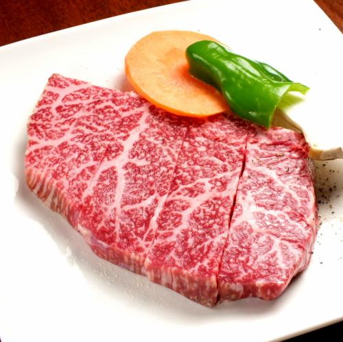 We offer high-quality meat by buying a piece of Sendai Kuroge Wagyu beef!