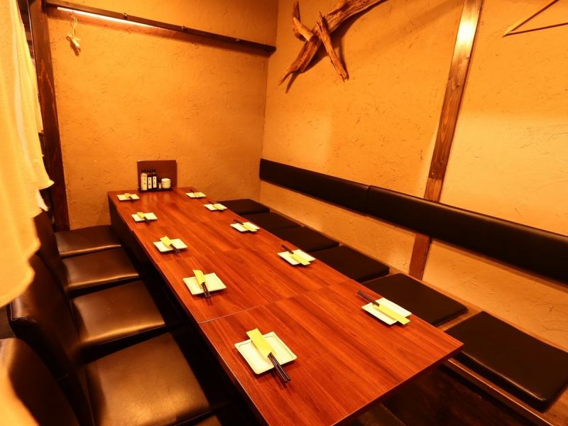 ゆったり座れる10-12人席。周りを気にせずゆっくり過ごせます★女子会や仕事帰りのサク飲みにおすすめです!