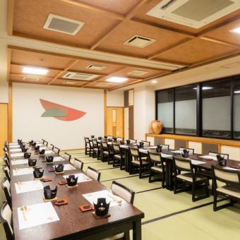 【3階大広間】広々とした空間で、80名様弱のご利用も可能です！和の雰囲気に包まれたひとときをお楽しみください。心地よい空気の中で、心ゆくまでお寛ぎいただけます。特別な宴会や集まりに、ぜひご利用ください。[岡山/居酒屋/個室/宴会/飲み放題/酒/魚/肉/半個室/会社宴会]