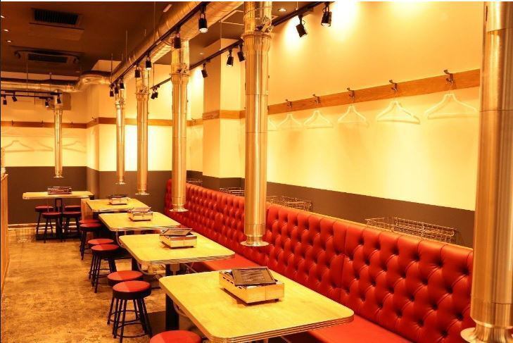 宴会でも1人でも誰でも楽しめる店内の雰囲気をお楽しみください！