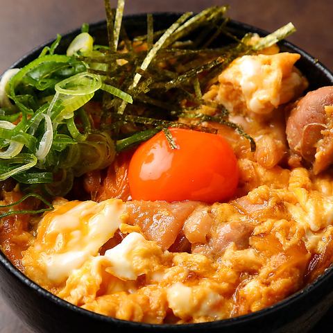 【鶏焼き以外のアラカルトも充実♪】特製親子丼は絶品♪最強の親子丼です。鮮度抜群だからこそ出来る味！