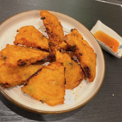 Fried chijimi with kimchi and cheese