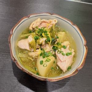 鶏とカブの煮物