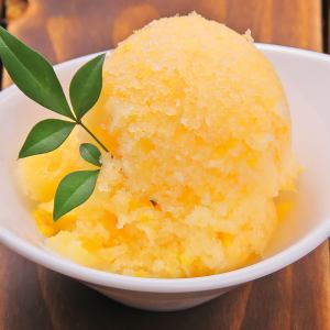 季節のシャーベットかアイス（お尋ねください）