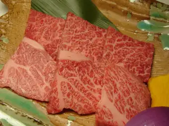 黒毛和牛カルビ、焼きしゃぶ、岩塩ステーキetc※均一の料金です