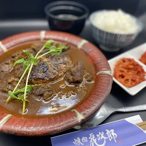 煮込み牛タンシチューハンバーグランチ