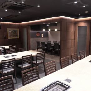 ◆会社様の宴会ご利用や貸切パーティーを御希望の際はこの一室を御利用下さいませ。30名様以上の宴会も可能となっております。こちらも完全個室となっておりますので、周囲を気にせずお楽しみいただけます。