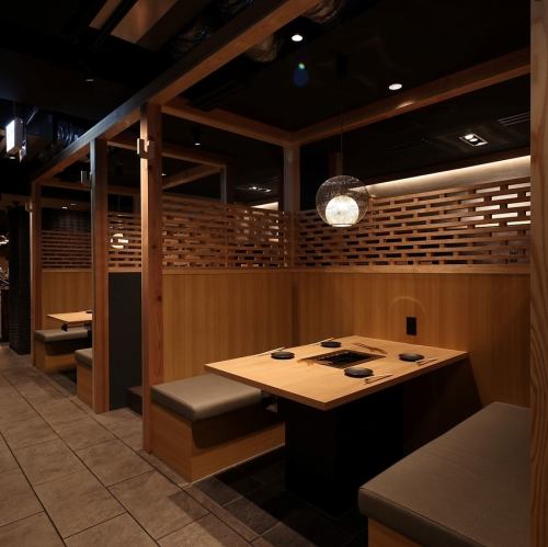 ◆店内の御座います、半個室のお部屋となっております。周囲のお客様との距離感もしっかりと御座いますので、御客様だけの空間でお楽しみいただけます。