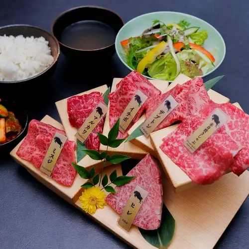 黒毛和牛一頭盛りランチ