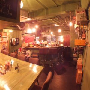 【GABU 1st floor】 There are about 20 seats in the counter table.