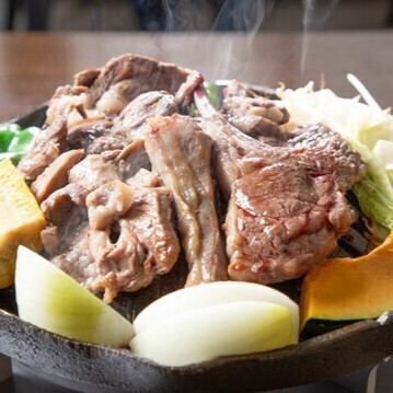 【ソフトドリンク飲み放題付き◆お肉3種類と一品料理食べ放題コース】（税込4,000円）