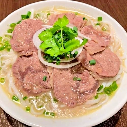【本格ベトナム「南部」スタイル】コンコン特製牛肉フォー