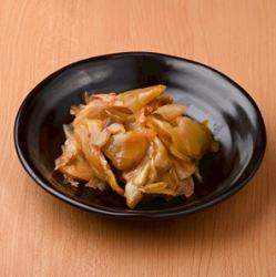 令人上瘾的腌芥菜，带有发酵米的香气