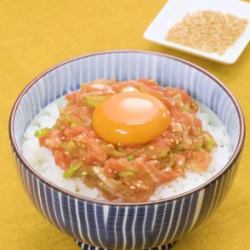 男子汉风格鸡蛋盖饭/相扑马厩风格葱花明太子盖饭（每份）