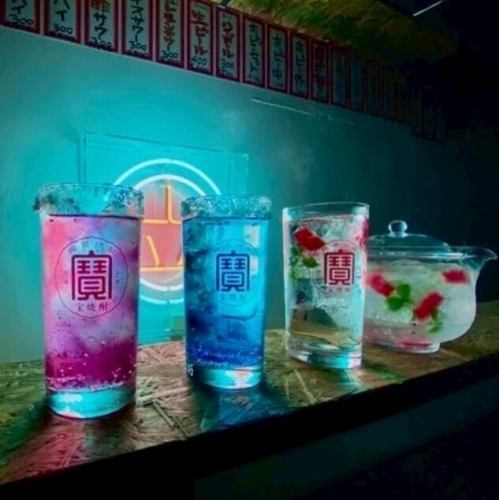 映える!多彩なネオサワーと特製ドリンク