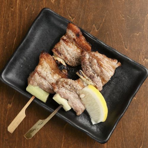 [Popular menu 2] Six black and white pork shioyaki