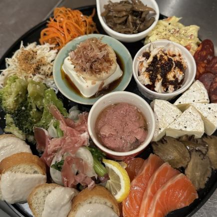 【大人気酒アテ前菜盛り合わせ+1ドリンク付き】1,800円(税込)/人