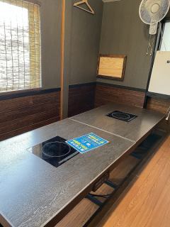 8名様かけの掘りごたつ席になります。お電話にて承ります。