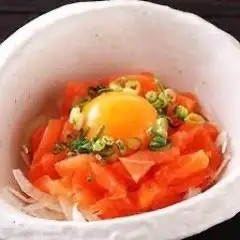 銀鮭のユッケ