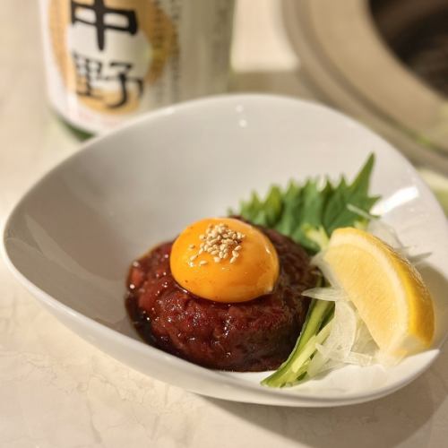 馬肉ユッケ
