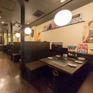 2～6名のテーブル×6席ございます。