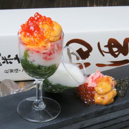 2 hours all-you-can-drink included [Seasonal colors, sea urchin, crab, salmon roe and golden sea treasure course] 8 dishes 6,050 yen