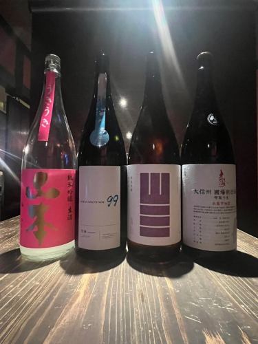 こんにちは
おにやんまです‼️

少し遅れてしまいましたが『春酒』入荷しました！

美味しい日本酒をご用意しておりますので
皆様のご来店お待ちしております😊

#長野市 #長野 #長野市居酒屋 #日本酒最高 #長野市おにやんま #大信州 #甍 #水尾 #山三 #五岳 #甲子正宗春酒香んばし#ちえびじん #寒菊#酔鯨#春酒