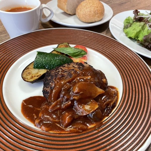 9/1～【サービスランチ】きのこのデミグラスソースのハンバーグ