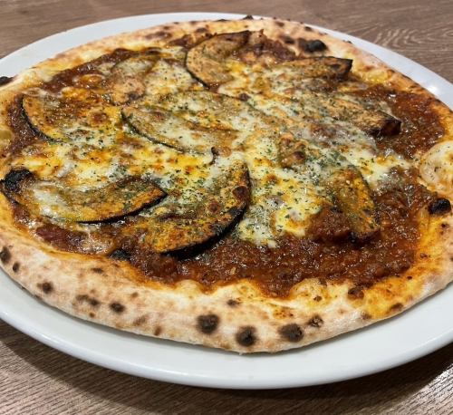 10/27～【季節のピッツァ】ほくほくかぼちゃとボロネーゼのピッツァ